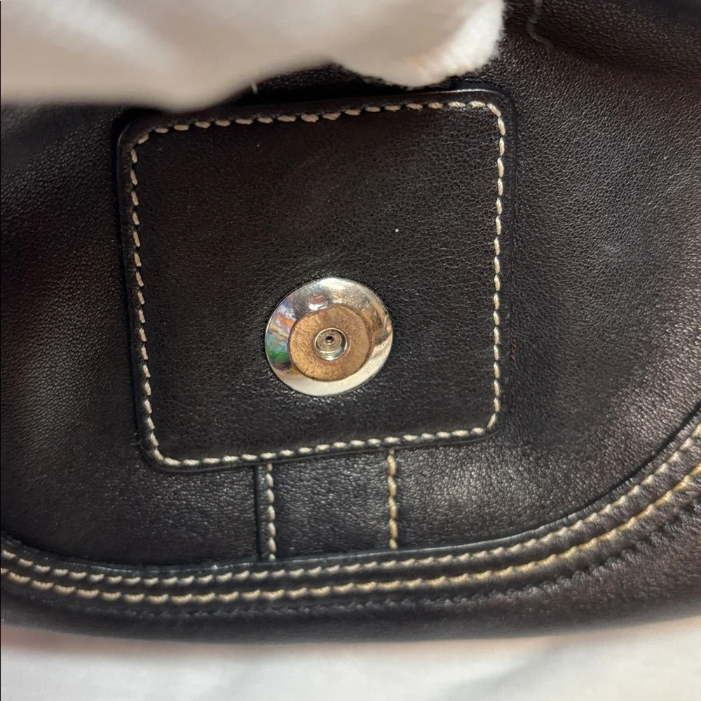 Coach Soho Baguette 2006 - Picture 14 of 17